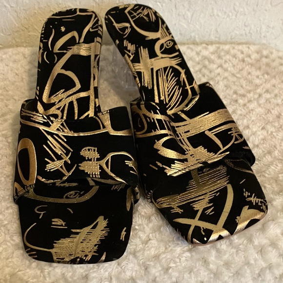 Ladies Elegant Sandal Black Velvet w/Gold Embossed Design Clear 2” Heel Slip on - Picture 2 of 7